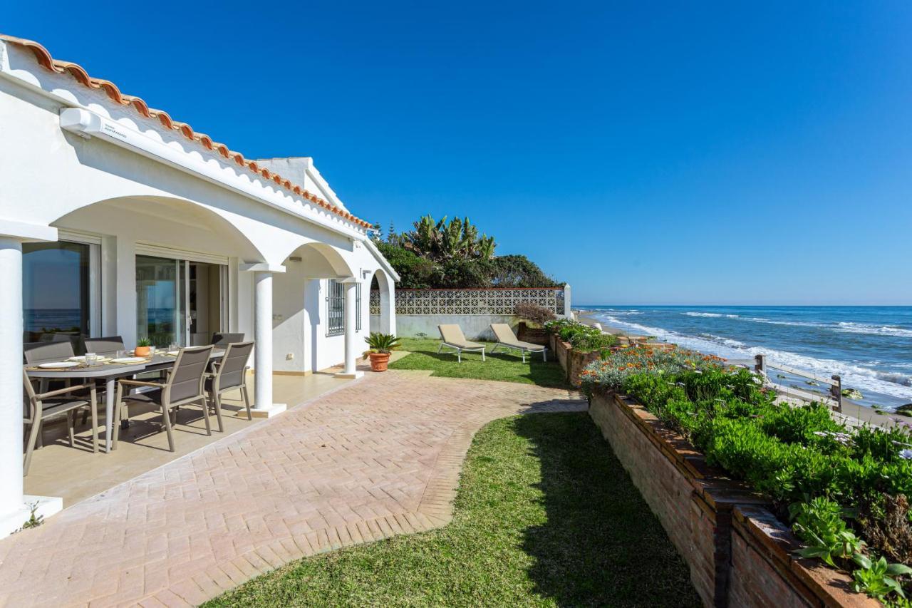 Charming Villa On The Seafront Marbella Zewnętrze zdjęcie